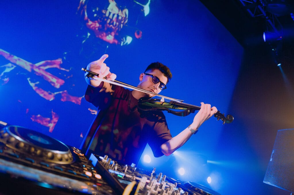 Andrew Melk Party 2
