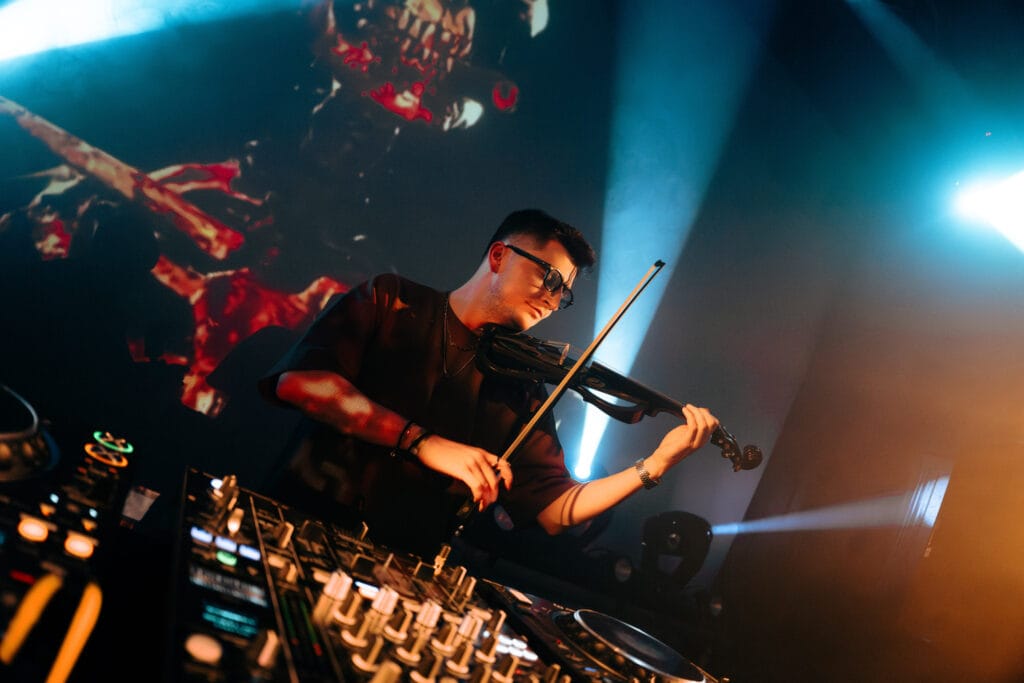 Andrew Melk Party 4