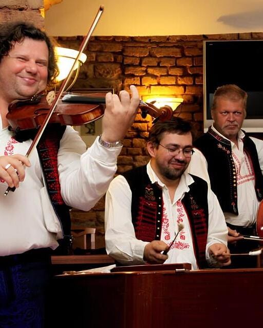 cimbalova-muzika cropped